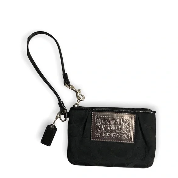 Coach signature c black poppy wristlet