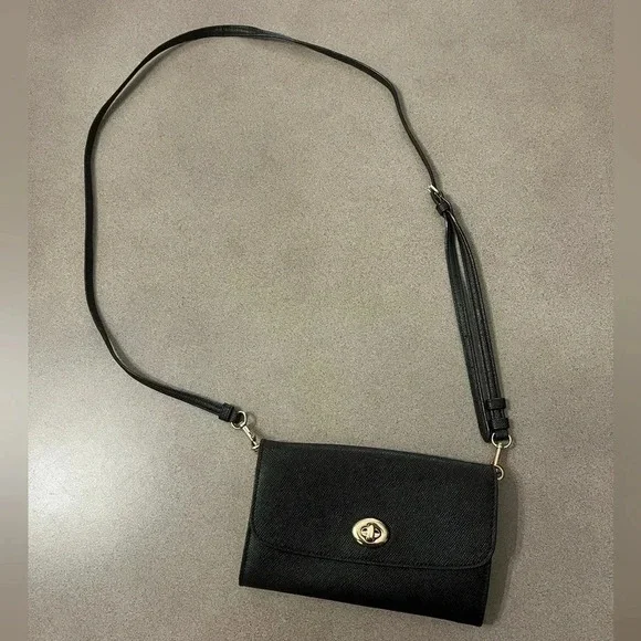 Coach Twist Lock
