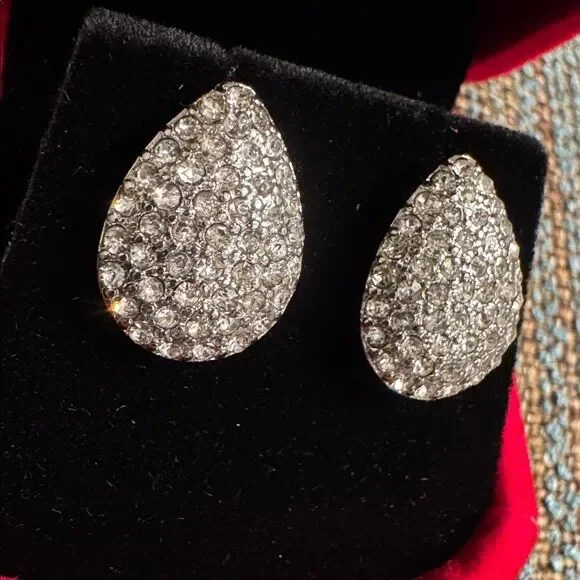 3052 Swarovski Crystal Elements post Earrings