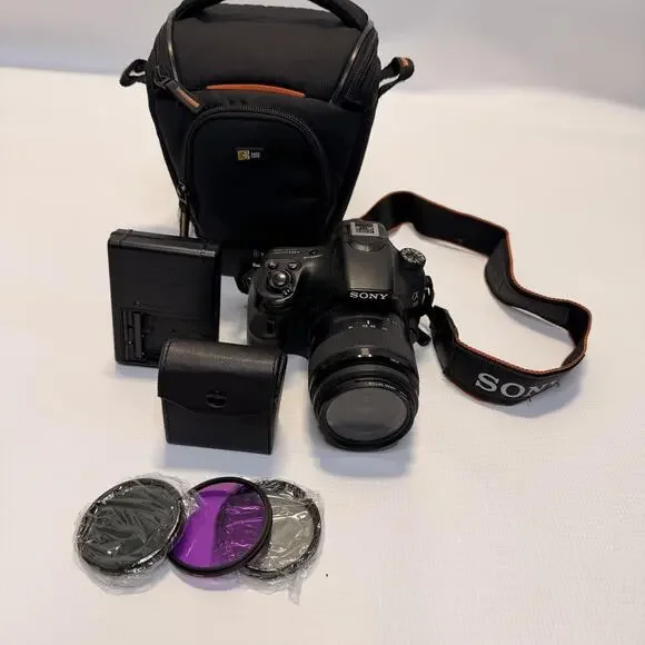 Sony Alpha SLT-A58 Digital SLR Camera 20.1 MP 18-55mm Lens Black Bag Charger