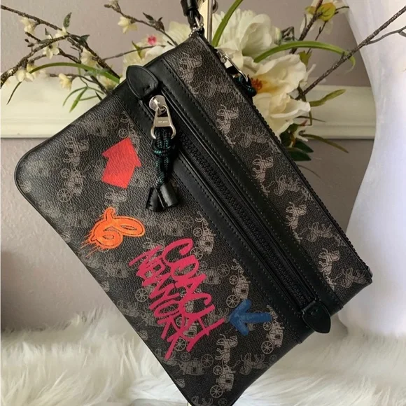 NWOT COACH Large Front Zip Wristlet Horse And Carriage and Graffiti print