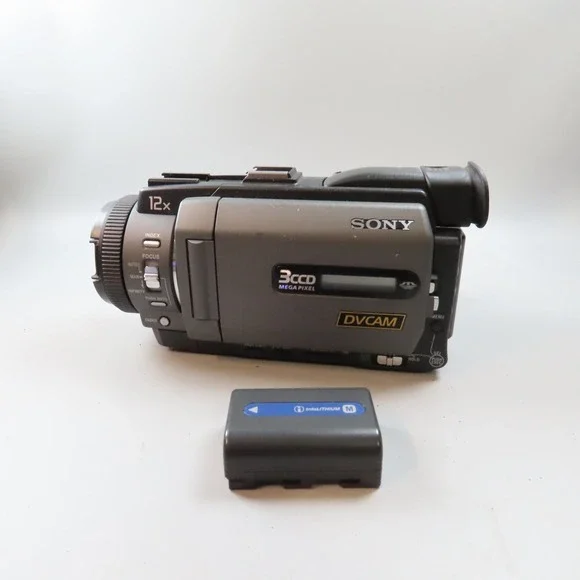Sony DSR-PDX10 DVCAM Handheld Camcorder 3CCD 12x Optical Zoom High Definition