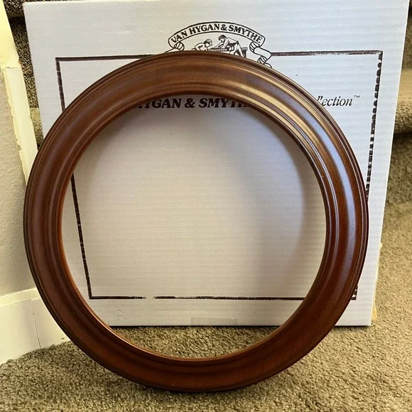 Van Hygan Smythe Round Wood Plate Frame Heritage Collection New In Box
