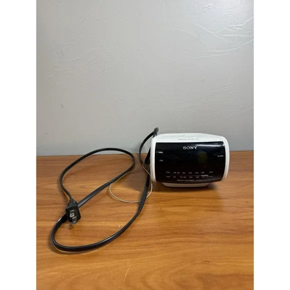 Sony Dream Machine ICF-C112 Off White / Cream Alarm Clock Radio, Tested Working