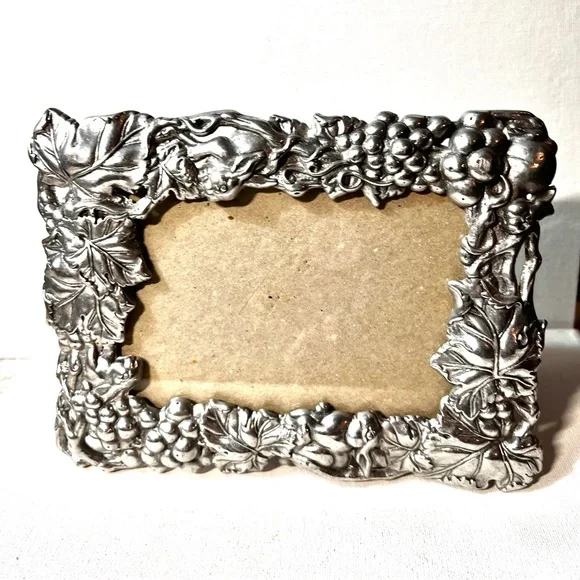 Arthur Court Signed Bunny Rabbits Metal Picture Frame 1995 Pewter Silver-tone