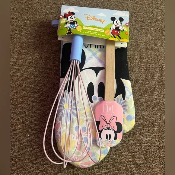 Disney Minnie and Mickey Mouse 3 piece baking set NWT