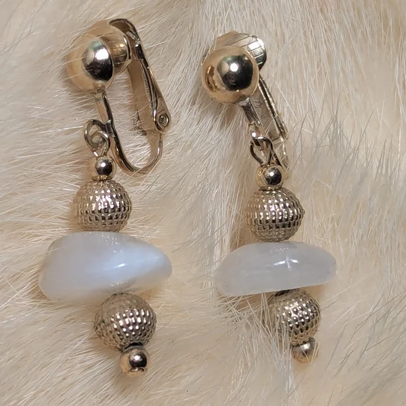 🤍 Avon Vintage Earrings Dangle Agate Stone Clip On 1.25