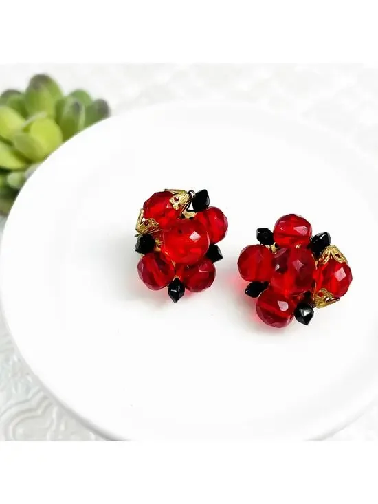 Vintage Red Faceted Bead Cluster Clip Earrings