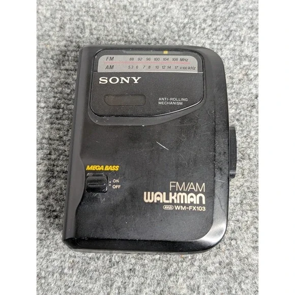 Sony Walkman FM/AM WM-FX103 Radio Cassette Player Mega Base Anti-Rolling Black‎