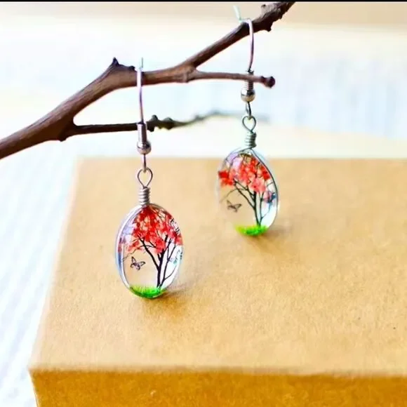 ✨🆕✨ BoHo RED ❤️ Dried Flower Tree 🌳 Butterfly 🦋 Dangle Earrings✨🔅
