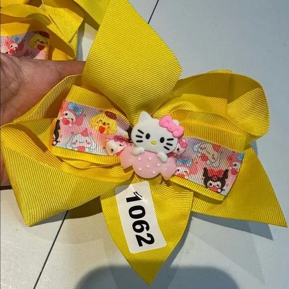 1062 Yellow Color Hello Kitty Hair Alligator Clip Bow