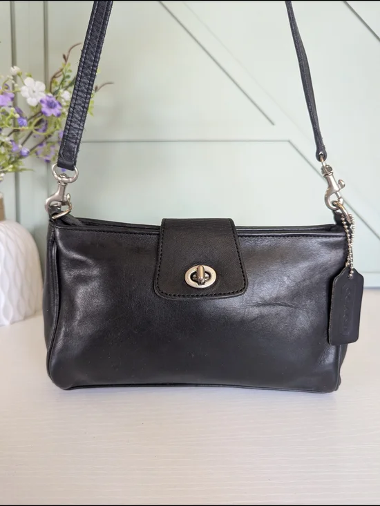 Vintage Coach Legacy Demi Turnlock Bag (Style 9154).
