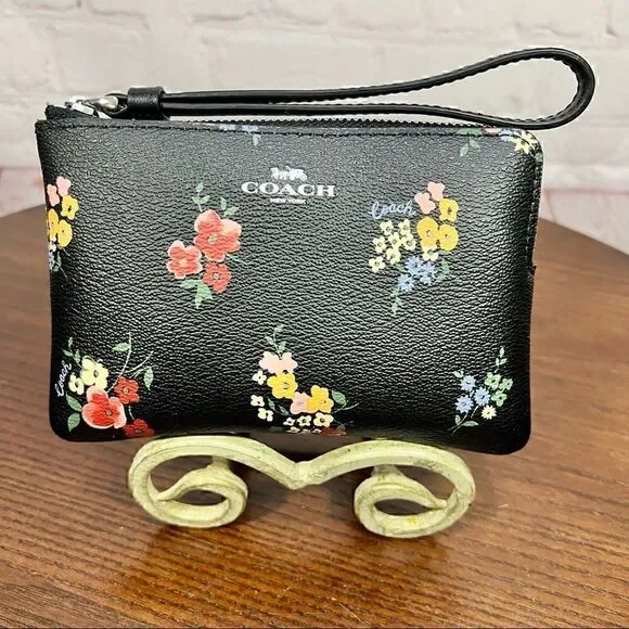 COACH Corner Zip Wristlet In Signature Canvas With Wildflower Print Nwt