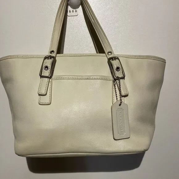 Coach Women's‎ White Zipper Top Leather Tote Handbag
