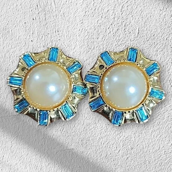 Vintage Ivana Trump Pearl/Turquoise Clip on Earrings