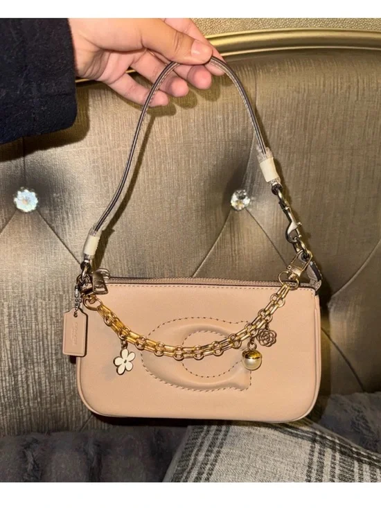 Coach Nolita 19