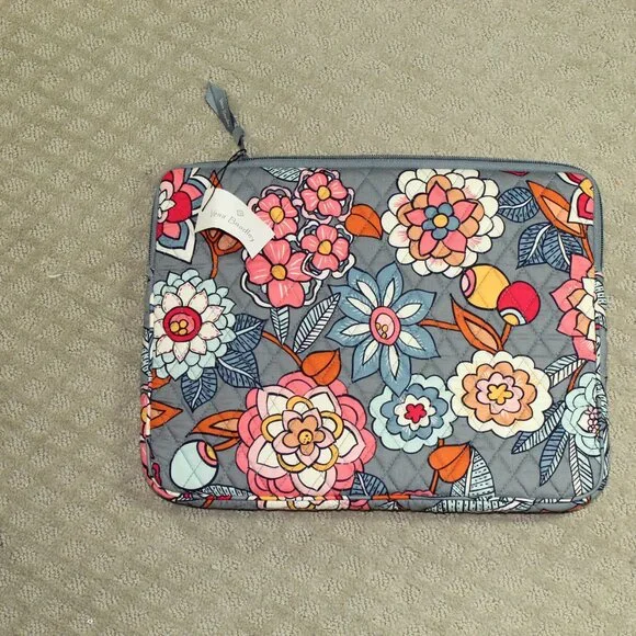NEW Vera Bradley Floral 16