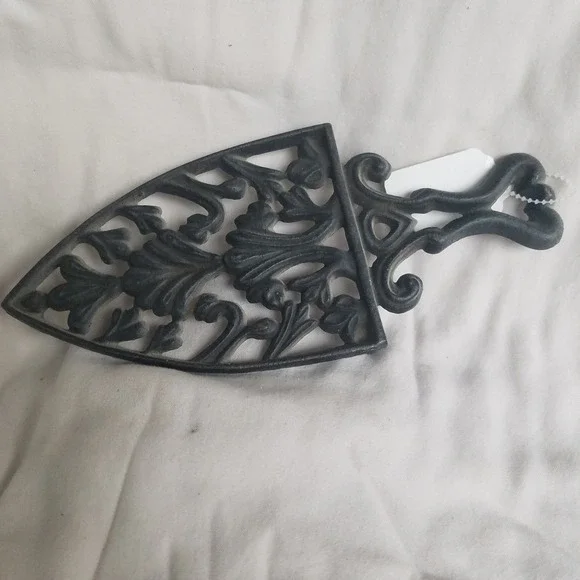 Cast Iron Trivet Ornate Floral Design Vintage‎ Style Decorative Kitchenware