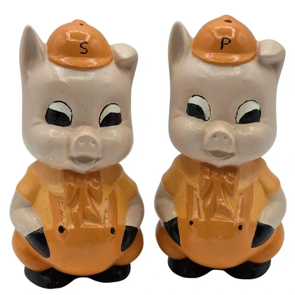 Ceramic Pig Salt & Pepper Shakers Set of‎ 2 Orange Overalls Farmhouse Decor Pair