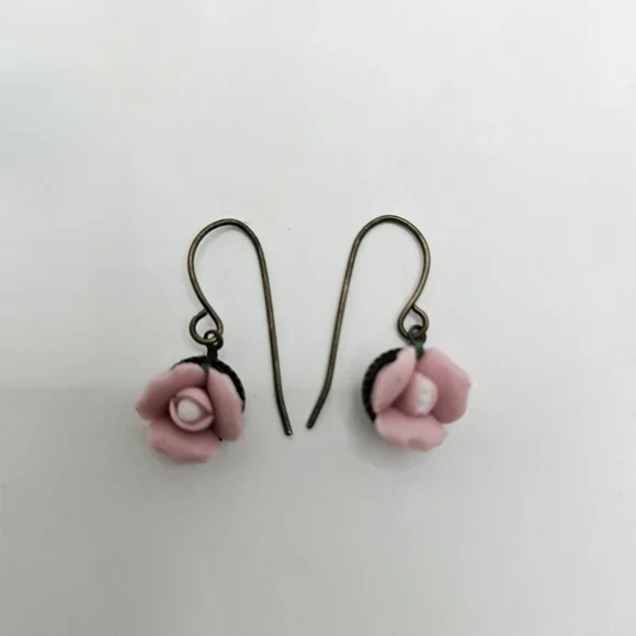 ⭐️40% off ⭐️ Rose Earrings