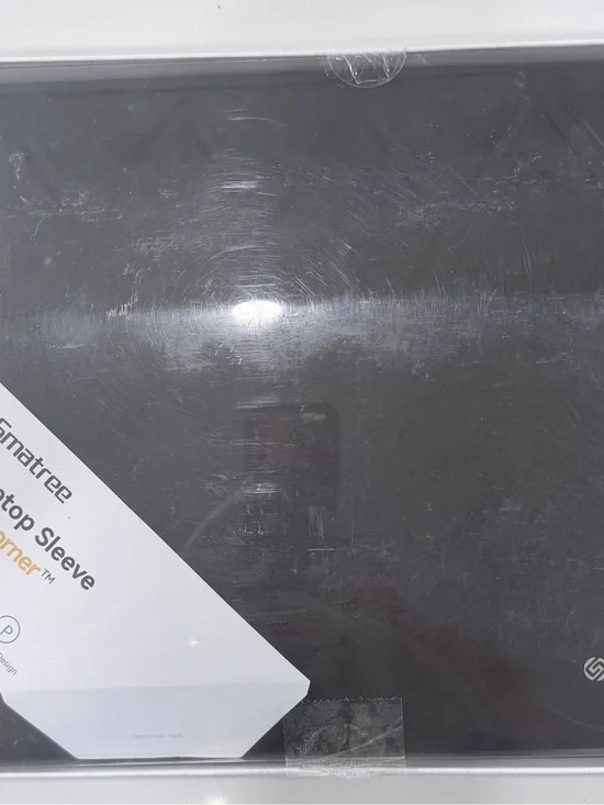 Smatree Anti-Shock Laptop Sleeve packaged in its original box.