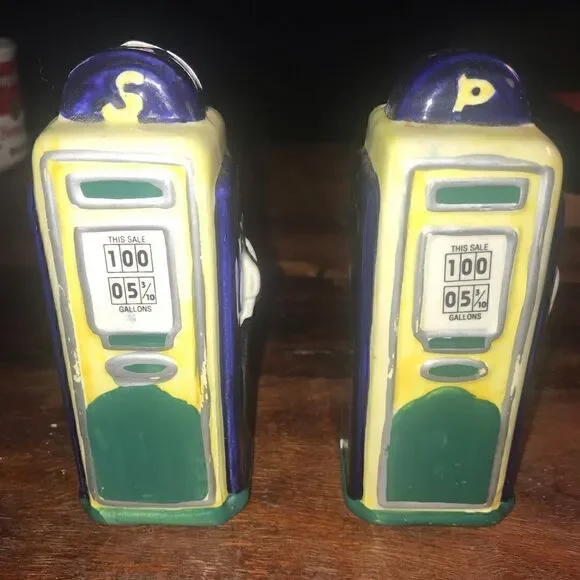 VINTAGE OCI OMNIBUS GAS STATION PUMP SALT & PEPPER SHAKERS MADE IN SRI LANKA.