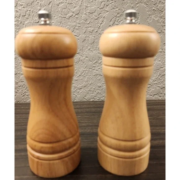 Wooden Salt and Pepper Grinders Set Hand Movement Salt Mill / Pepper Mill