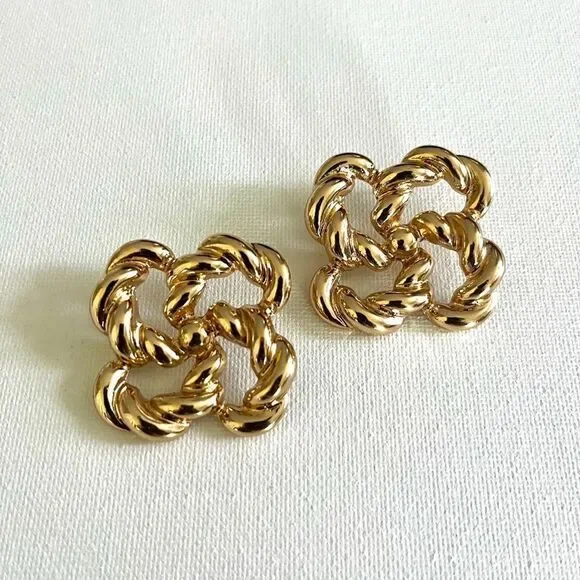 Geo twist earrings A101