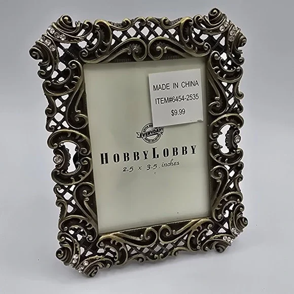 Metal Ornate Scroll Dark Gold Standing Photo Frame Rhinestone Edges Vtg Style‎