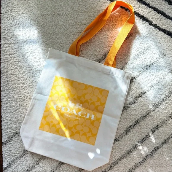 Coach Logo Canvas‎ Tote Bag
