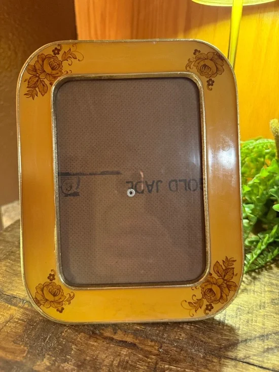 Vtg The Bucklers Fifth Avenue Enamel Picture Frame.