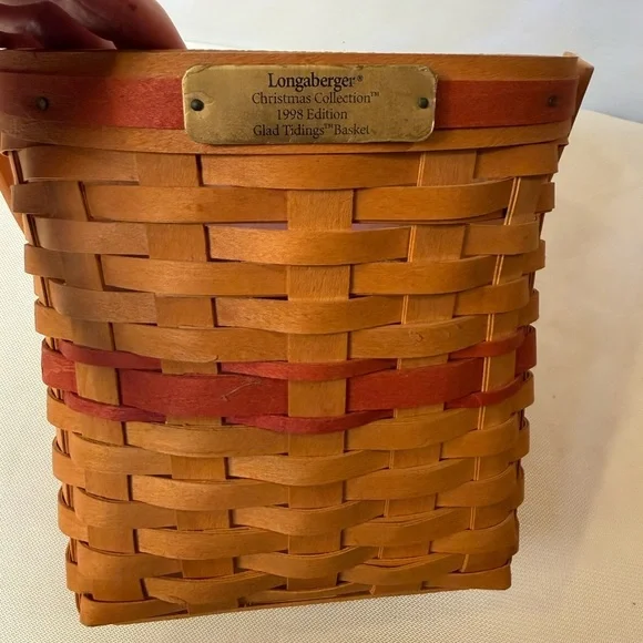 Longaberger Hand Woven Basket with Liner; Excellent condition