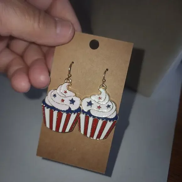 AMERICAN FLAG PATRIOTIC ENAMELED CUPCAKE BROOCH PINS