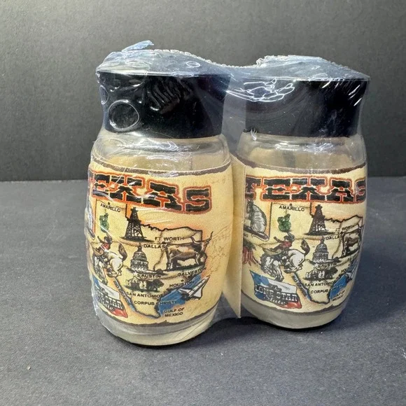 Texas Lone Star State Souvenir Salt and Pepper‎ Shakers Map Graphic NEW Sealed