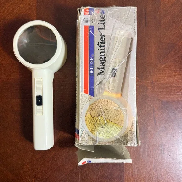 Magnifier Lite with Light U K Reg Des No 981525 Vintage‎ Balloon Brand Deluxe
