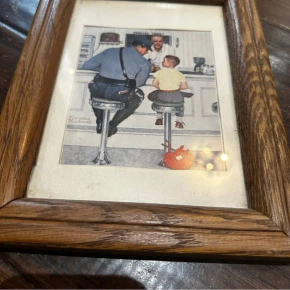 Norman Rockwell Oak Brown‎ Picture Frame