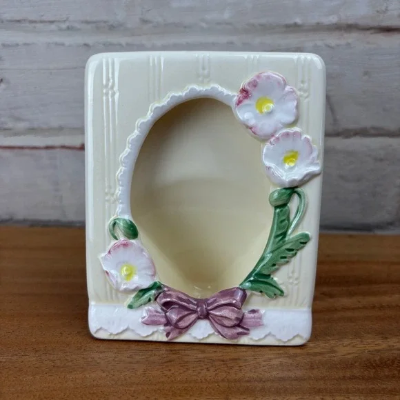 Vintage‎ Floral Ceramic Picture Frame Cottagecore Bow Floral Accents