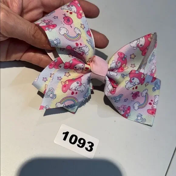 1093 Sanrio Alligator Clip Hair Bow