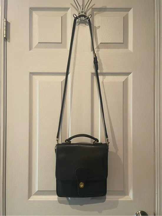 Coach Station Bag 5130 in Black. Vintage made in 1994 in United States.