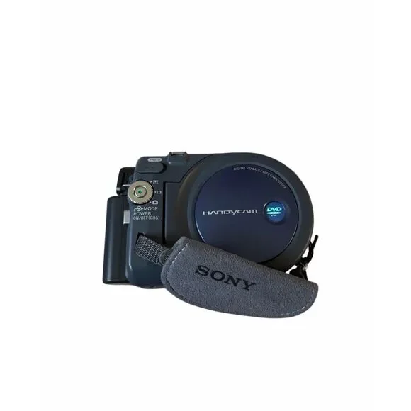 Sony Handycam DCR-DVD101 Camcorder Vintage CD No cables no battery charger‎