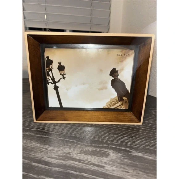 Bombay Floating Frame 6x8 -5x7‎ New