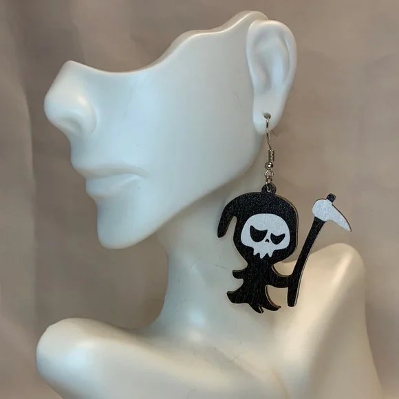 NWT! Cartoon Halloween Grim Reaper / Death Wooden Dangle Earrings!