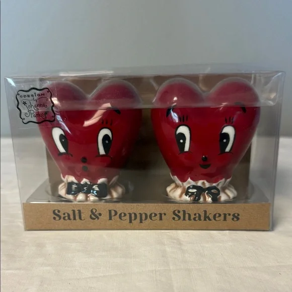Johanna Parker Heart Salt & Pepper Shakers NWT Rare [|]