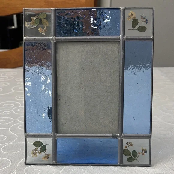 Vtg Leaded Blue Glass Photo Frame with Dried & Pressed Flowers