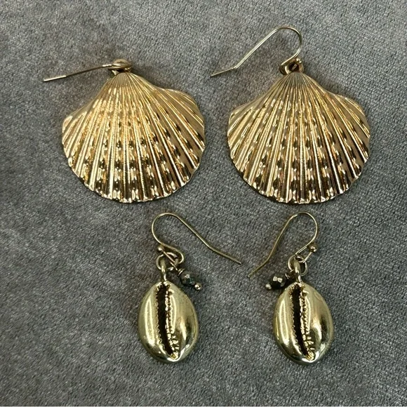 🛍3/$20 Gold tone seashell beaded dangling earring set