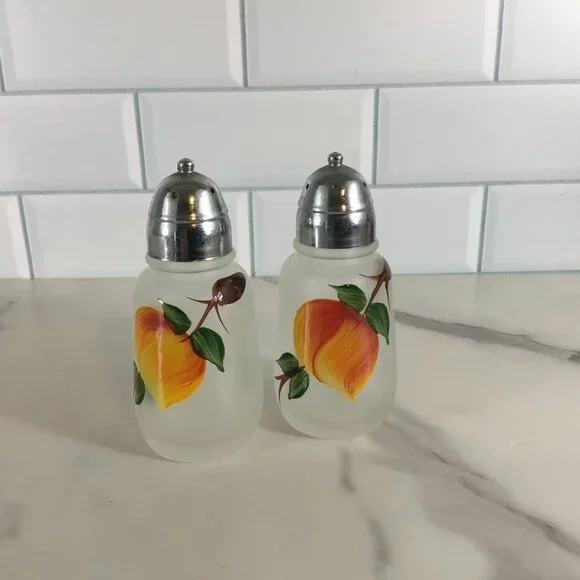 Vintage Hazel Atlas Peaches Gay Fad Frosted Salt & Pepper Shakers Fruit Decor