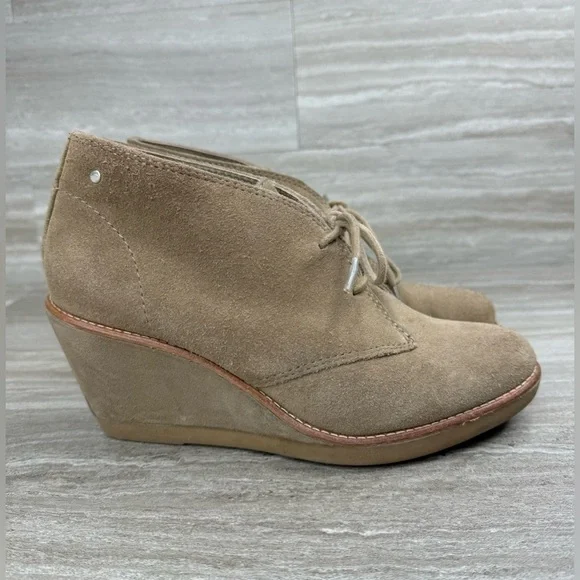 Coach Cassy Tan Suede Wedge Lace Up Booties Womens Size 8B