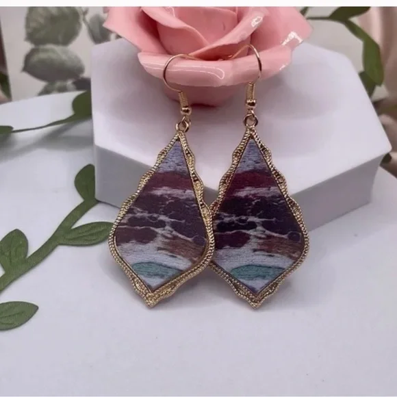 NWT Enticing Mosaic Simulated Stone with Gold Tone Accents Pierced Earrings!