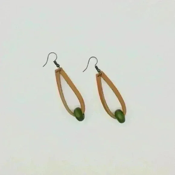 Leather Earrings with Bead