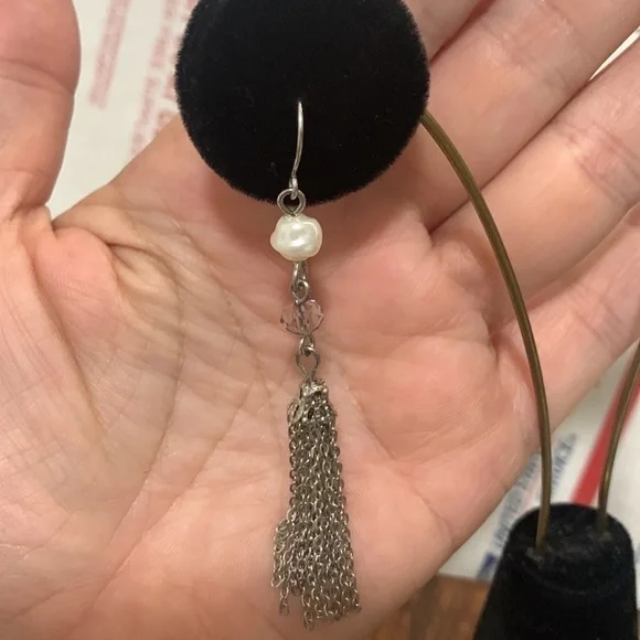 Beaded dangling chain earrings